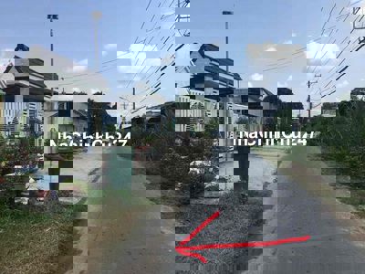 Chính chủ cần bán gấp lô đất thổ cư mặt tiền đường nhựa :