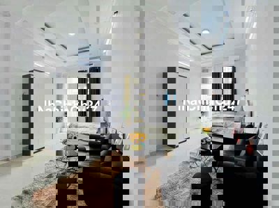 🍾NGAY VÒNG XOAY DÂN CHỦ - GẦN ĐH BÁCH KHOA, HUFLIT, UEH