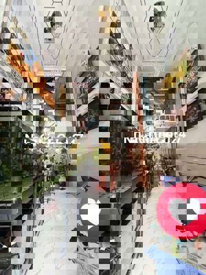 Chủ ngộp bank bán 5.9tỷ ngay Aeon Tân Phú. 5tầng,5pn. Dt: 4 x 16.