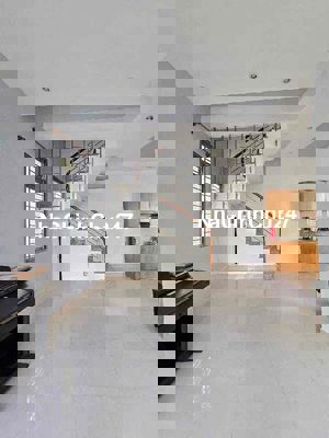 Hoàng Diệu PN 4 tầng 46m2 nở hậu ô tô ngủ nhà chỉ 11.4tỷ TL chính chủ