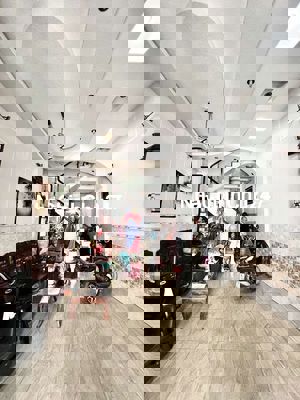 BÁN NHÀ HXH, NHÀ NGANG 4.5M CHỦ XÂY 3TẦNG, KHU AN NINH GẦN AEON MALL