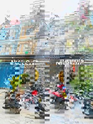 CHỦ CẦN BÁN GẤP NHÀ ĐẸP 3 TẦNG LÊ VĂN HẺM XE TẢI  QUỚI HẺM