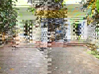 BIỆT THỰ SÂN VƯỜN SONG LẬP KHU DÂN CƯ GIA HOÀ 252M2 CHỦ CẦN BÁN GẤP