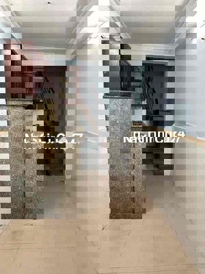 NHÀ 1 trệt 3 lầu sân thượng LÝ CHÍNH THẮNG P9 Q3