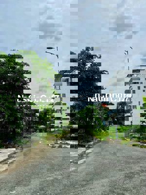 Bán đất chính chủ 2 MT ngay Trương Văn Bang - 9*20 Giá 25 tỷ