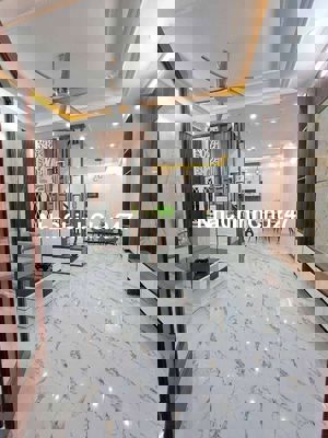 Chính chủ cần bạn gấp +Hoàng Mai DT 46.5m, 5 tầng chỉ hơn 7.95tỷ