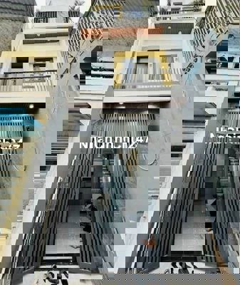 Chủ kẹt tiền kinh doanh bán nhà Ni Sư Huỳnh Liên Tân Bình giá 4.8 tỷ