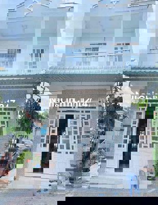 Chính chủ cần  bán nhà 1 lầu 1 trệt ở kDC Hố Lang , Tân Bình, dĩ an