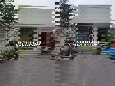 Nhà cách Nguyễn văn Lộng  1 căn nhà ( chính chủ)