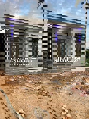 Nhà cấp 4 sân vườn 7x22m giá 2.3 tỷ thương lượng chính chủ