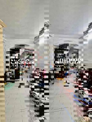 Chính chủ lâu đời bán nhà 4 tầng Trung Tâm Sầm uất Q3, HXH ngay mtien