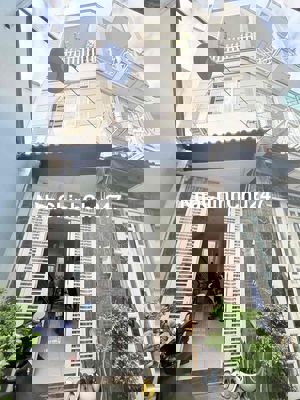 Bán nhà chính chủ Phạm Thế Hiển, Quận 8, 46m2, 3 tầng, hẻm 1 trục.