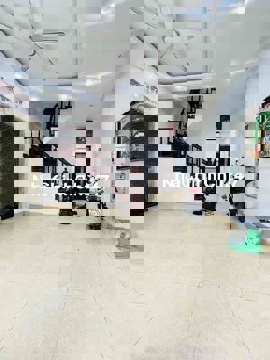 Chính chủ bán nhà Phố Đại Từ, lô góc, ô tô đỗ, có một không hai, 40m2