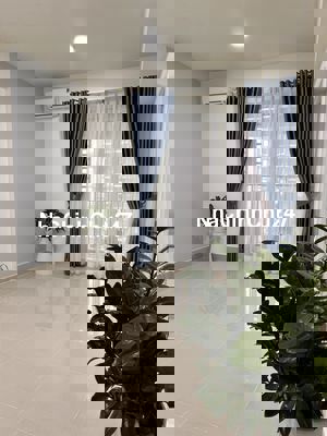 Tôi chính chủ cần bán lại căn hộ 2PN như clip. A/c mua căn hộ alo e.