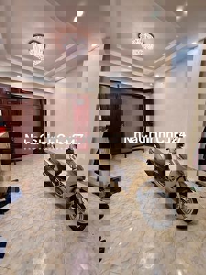 Chính chủ bán nhà mặt đất đường Nguyễn Văn Cư, Hà Nội