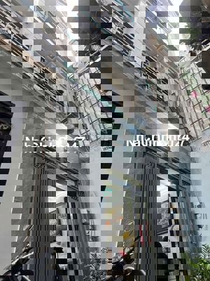 🏡 Chủ bán nhà 1 trệt 2 lầu  3 phòng ngủ – 🛁 3 WC – 🌤 1 sân phơi