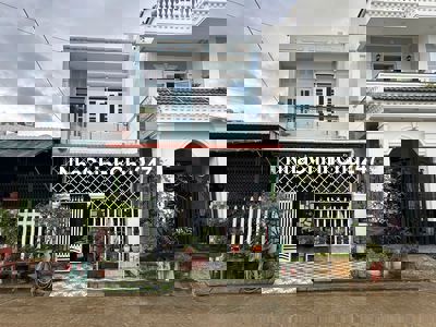 Chính chủ cần bán gấp nhà sổ riêng 5*20, đã hoàn công tại TX Sông Cầu