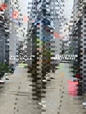 Tôi chính chủ cần bán gấp nhà lầu xây dựng kiên cố