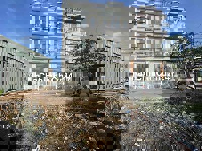 chủ ngộp lỗ 300tr cần bán lô đất ngay chợ Đức Hoà