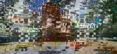 Chính chủ gửi bán căn biệt thự view Sông Hồng