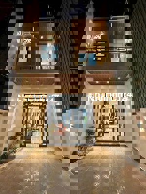 CHỦ VÀO BẮC ĐÓN TẾT CẦN BÁN NHÀ LẦU TRONG NAM