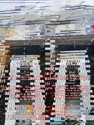 Nhà đẹp , Mặt tiền hẻm buôn bán , diện tích 4x9m , chủ bán gấp