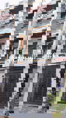 CHÍNH CHỦ GỬI BÁN CĂN NHÀ TÂM HUYẾT KHU Hoàng Hoa - Long Hậu