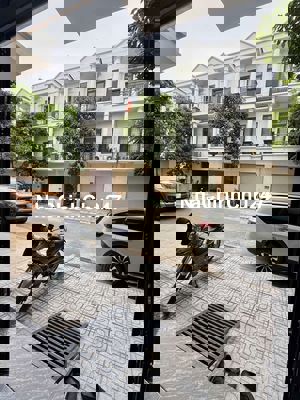 Bán nhà mặt tiền chính chủ 60m giá rẻ Đường DT747B Tân Uyên