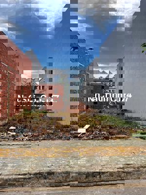 Chủ ngộp cần ra đi lô đất *** tại mặt tiền DT830