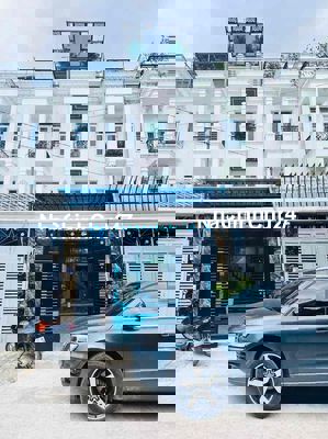 tôi chính chủ có căn nhà 1 trệt 3 lầu quận 12  cần bán