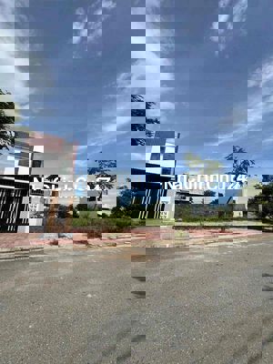 Chính chủ gửi bán lô đất 100m2 trung tâm TT Bến Lức, LA - chỉ 800Tr