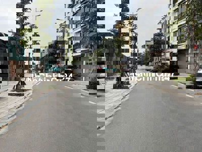 Chính chủ bán đất tặng nhà Ngọc Thụy 
Diện tích: 78m² 
Giá: 12.8 tỷ