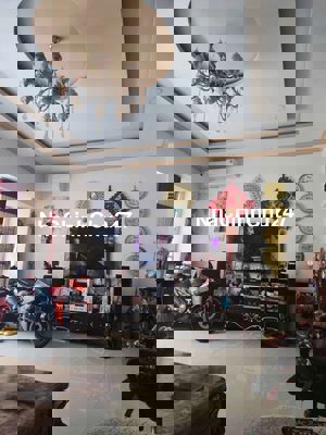 Chính chủ bán nhà 110m2 5.5*20 Phước Long B Quận 9 giá 8,19 tỷ