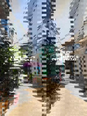 cần bán nhà gấp đường trường chinh 5 x12 giá