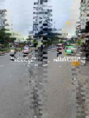 Chủ kẹt bán gấp MTKD Hiền Vương. Dt 3.5m x 20m. Nhà 2 tấm. Giá 7.5 tỷ