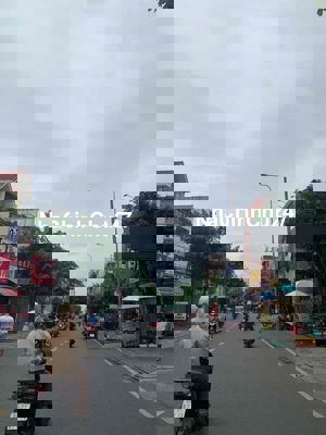 Chủ kẹt bán gấp MTKD Tô Hiệu. Dt 4m x 24m. Nhà cấp 4. Giá 12 tỷ TL