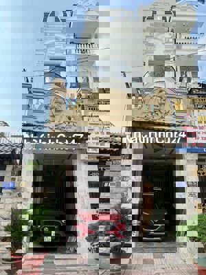 Mặt Tiền gần siêu thị Mega, Tôi Chủ.