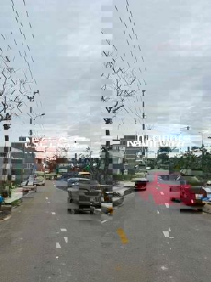 Chính chủ cần bán lô đất mặt tiền đường Phan Hoan, đối diện trường