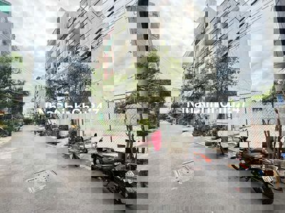 Chính chủ cần bán lô đất tại đường số 37 sổ hồng cầm tay tại Q7