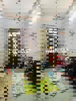 Chủ cần bán gấp nhà quận 7 hèm dt 56,7 m2  nhà 4 pn 2 wc