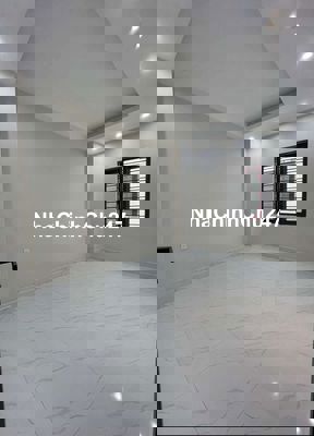 Chính chủ cần bán nhà trong ngõ 85 Hàng Kênh DTMB: 40m × 3 tầng .