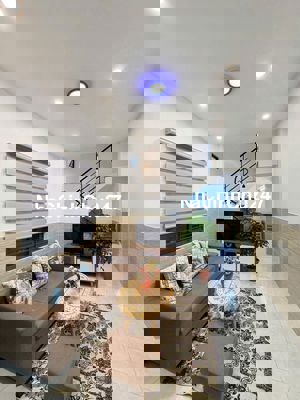 Bán Nhà Chính Chủ 2,5 Tầng Sau Lưng Kiệt Oto