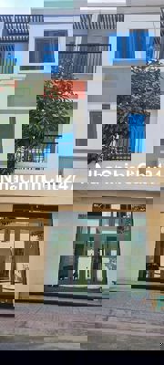 CHỦ KẸT TIỀN BÁN NHANH NHÀ 1T2L 70M2 - SỔ HỒNG RIÊNG  - FULL THỔ CƯ