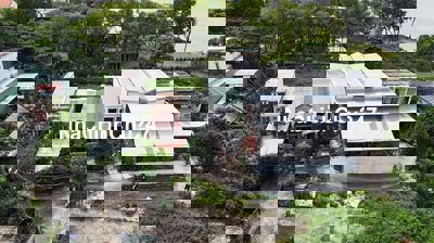 Bán nhà C4 261m2 + 20m2 sử dụng thêm Ngay KDL Thanh Đa chính chủ 40nam