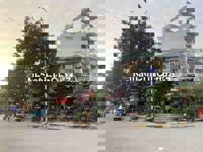 Lô góc 2 MT, xây dựng tự do, 190m2 chính chủ gần Vành đai 2, CC Navita