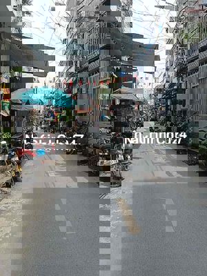 _ Nhà chính chủ cần bán gấp Nguyễn Quý Yêm , quận Bình Tân , siêu thị