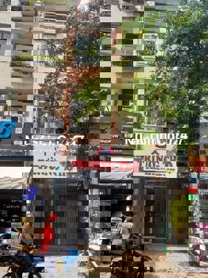 Chính chủ bán gấp nhà riêng mặt tiền  Quận 10