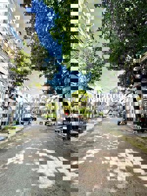 CHÍNH CHỦ BÁN GẤP NHÀ 4 TẦNG, KHU VIP, 64M2, NHỈNH 7 TỶ