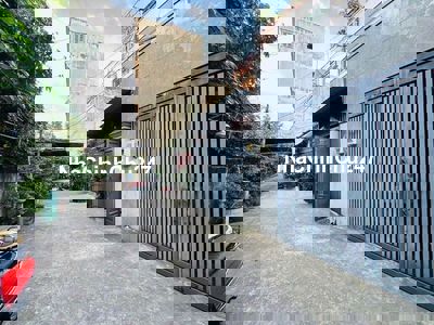 Chủ  cần tiền tiêu tết,  bán rẻ MT LÊ VĂN VIỆT, 72m2 , 4×18m,