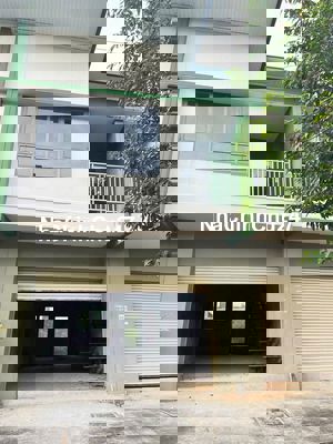 Chủ kẹt tiền cần bán gấp nhà phố Oasis City